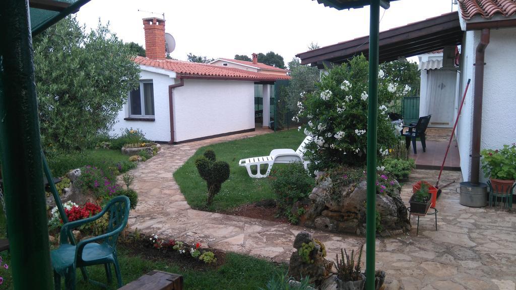 Nella Apartments Шишан Экстерьер фото
